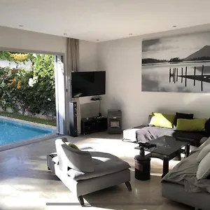 Villa Moderne Avec Piscine, Front De