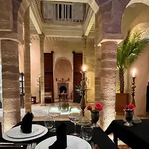 احجز هنا